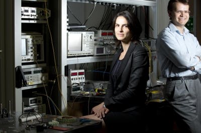 Camille Br&egrave;s and Svyatoslav Kharitonov describe a cost-effective way to generate 2 &mu;m lasers, using only thulium-doped optical fibers instead of amplifiers and isolators.