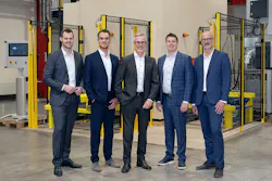 managementteam-vor-laseranlage