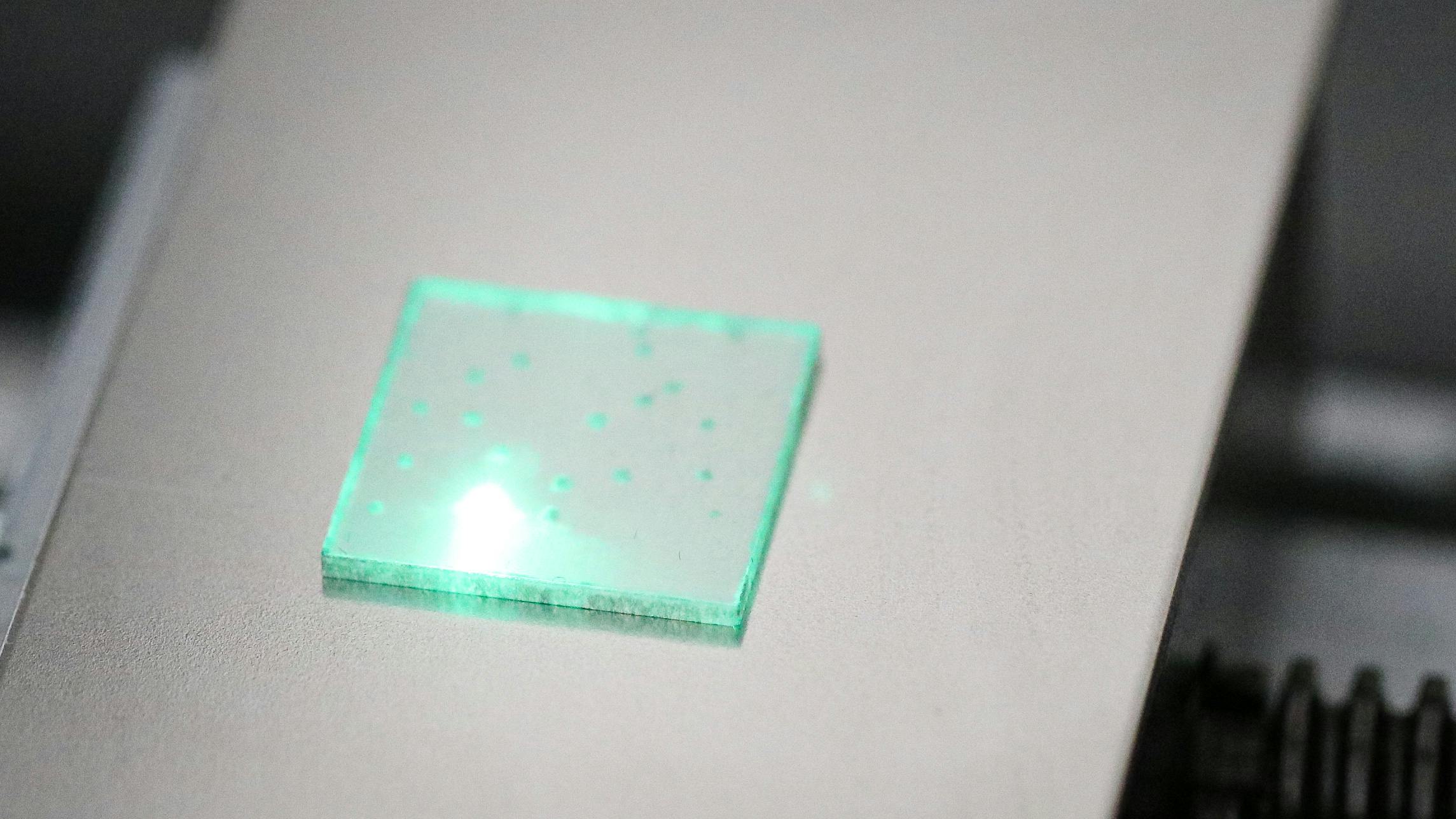 Diamond processing with a green femtosecond laser