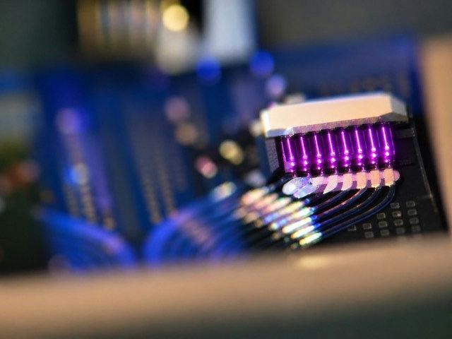 Photon Bridge External Laser Source Prototype
